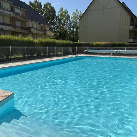 Avec Piscine Chauffee Et Tennis Proche Deauville Touques