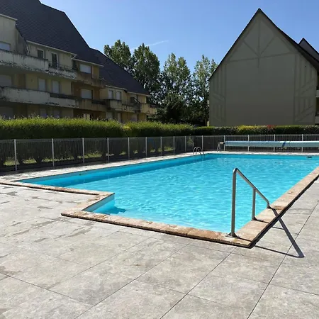 Apartman Avec Piscine Chauffee Et Tennis Proche Deauville