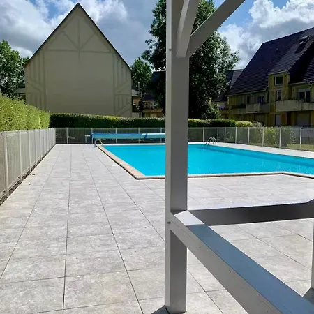 Avec Piscine Chauffee Et Tennis Proche Deauville *